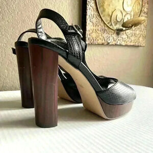 BCBGeneration Oxinia Black Snake PU Sandals Shoes Size 7